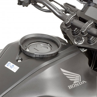 Accesorios bolsa sobredep�sito Givi Bolsa Tanklock BF41 Honda CB125R/CB300R (18-22)