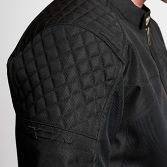 Ixon Ozcan Black