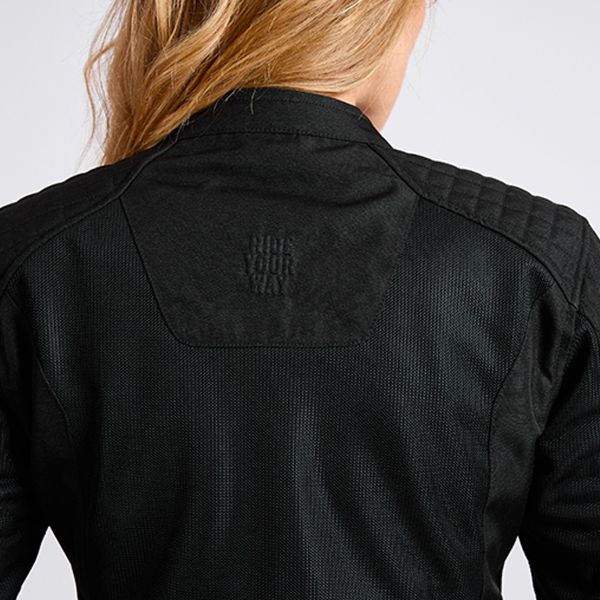 Ixon Ozcan Lady Black