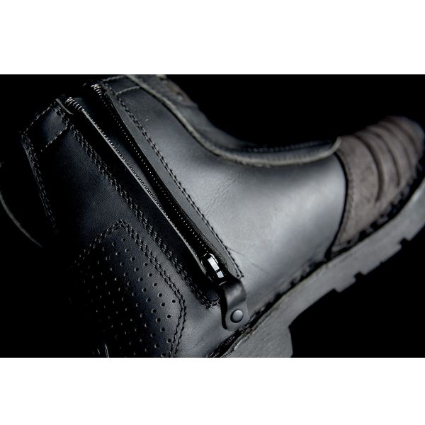 ICON El Bajo Johnny Black