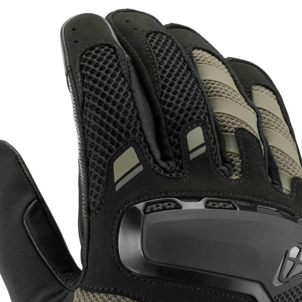 Ixon Namak Kaki Negro