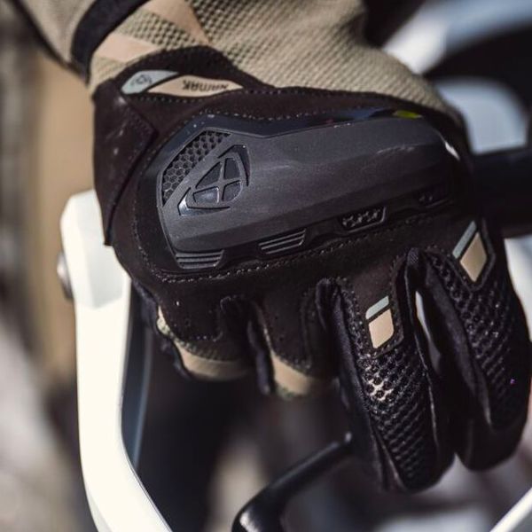 Ixon Namak Kaki Negro