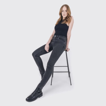 Knox Mujer Colton Skinny Short Negro