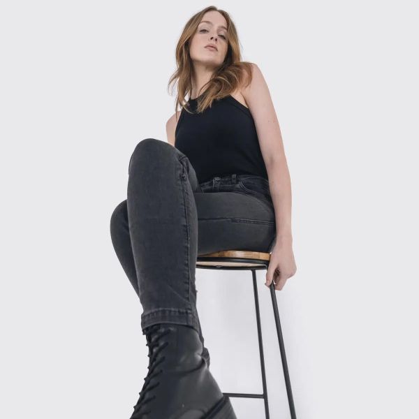 Knox Mujer Colton Skinny Short Negro