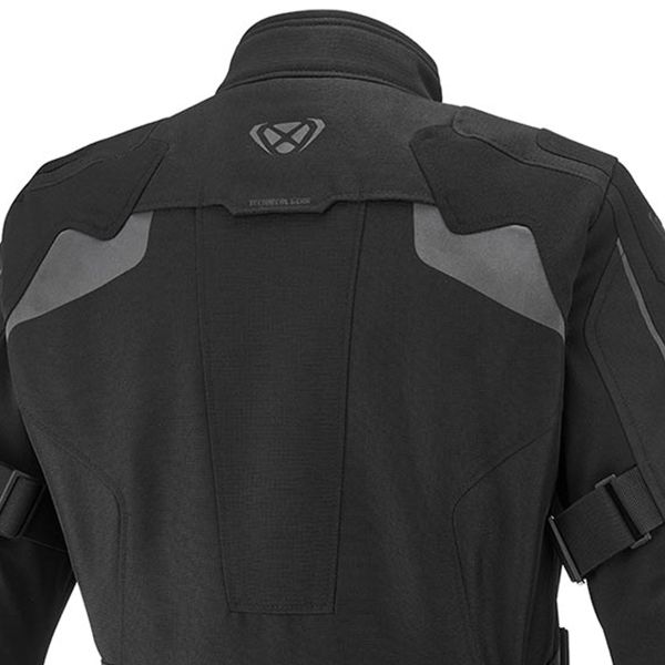 Ixon Odin Dama Negra