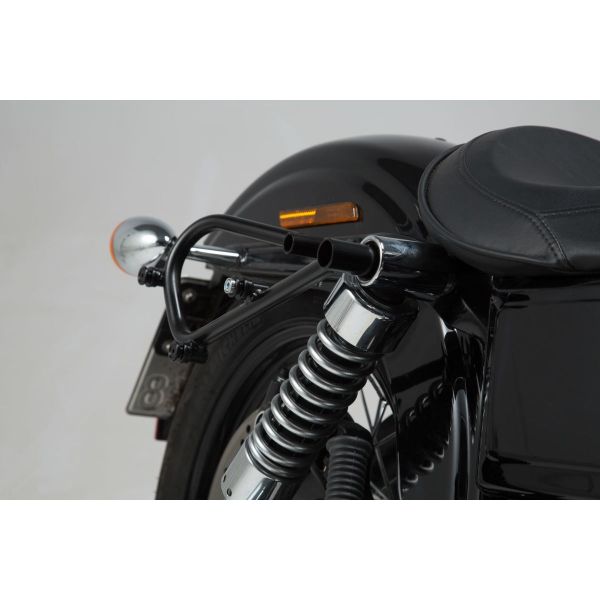 Kit de Fijaci�n para Maleta SW-MOTECH Soporte SLC Derecho Harley Davidson Dyna 1584/1690/1800 (09-18)