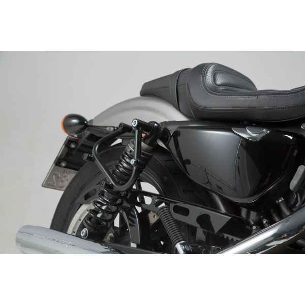 Kit de Fijacin para Maleta SW-MOTECH Soporte SLC Derecho Harley Davidson XL883/XL1200 (04-20)