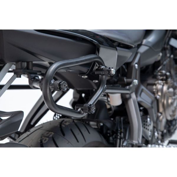 Kit de Fijacin para Maleta SW-MOTECH Soporte SLC Derecho Yamaha MT-07 (18-20)