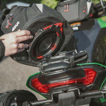 Givi Bolsa de sillín Tanklock Easy 07 14L